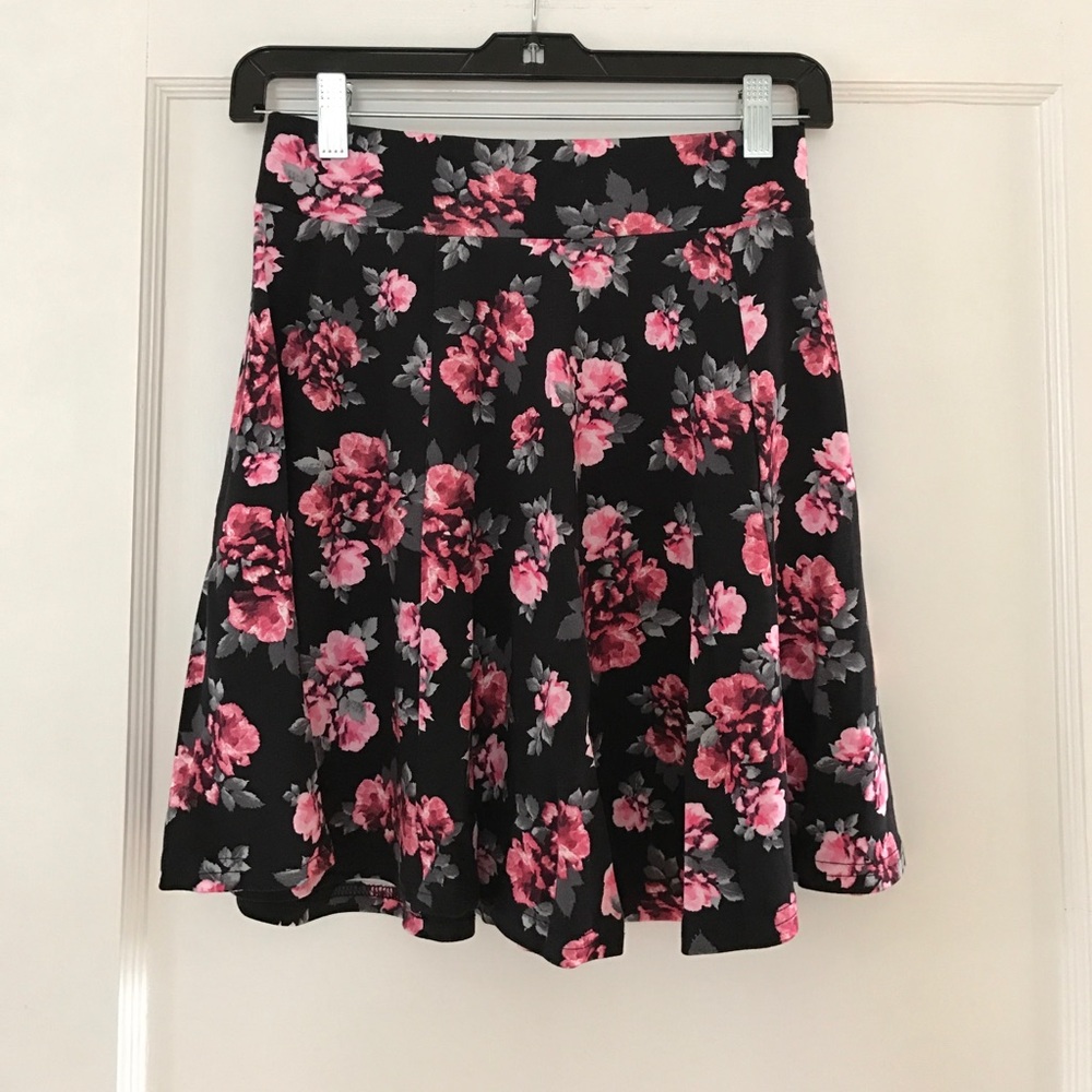 High waist floral skirt