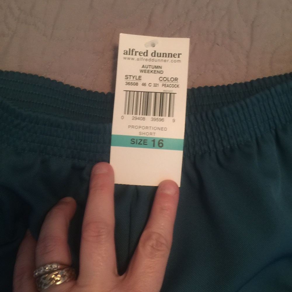 Size 16 pants - Picture 2 of 2