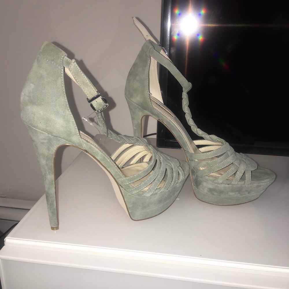 New BCBG Strappy Suede Heels Sz 9