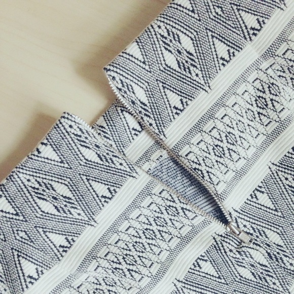 Ivory/Black Faux Wrap skirt high Quality - Picture 4 of 6