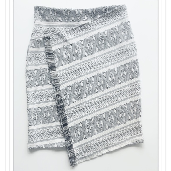 Ivory/Black Faux Wrap skirt high Quality - Picture 3 of 6