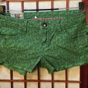 Green Shorts St Patrick's Day Wear Size 5 Leopard
