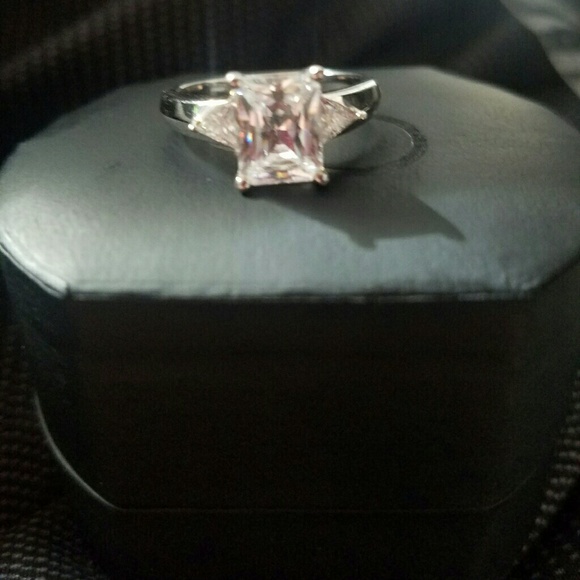 Sterling silver Cuban zirconia ring - Picture 2 of 8