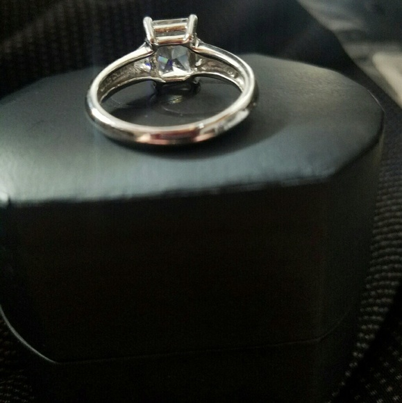 Sterling silver Cuban zirconia ring - Picture 3 of 8