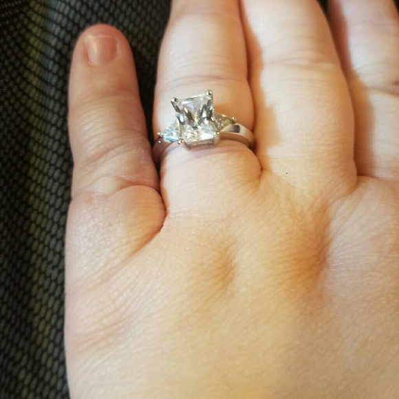 Sterling silver Cuban zirconia ring - Picture 4 of 8