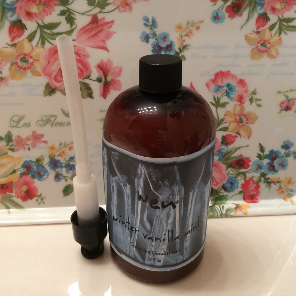 WEN Winter Vanilla Mint cleansing conditioner