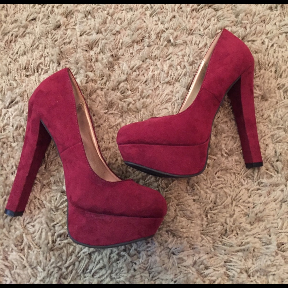 Wine colored maroon round toe heels