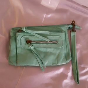 Small wristlet