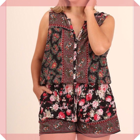 💥HOST PICK 3/14💥CUTE FLORAL ROMPER - Picture 2 of 3