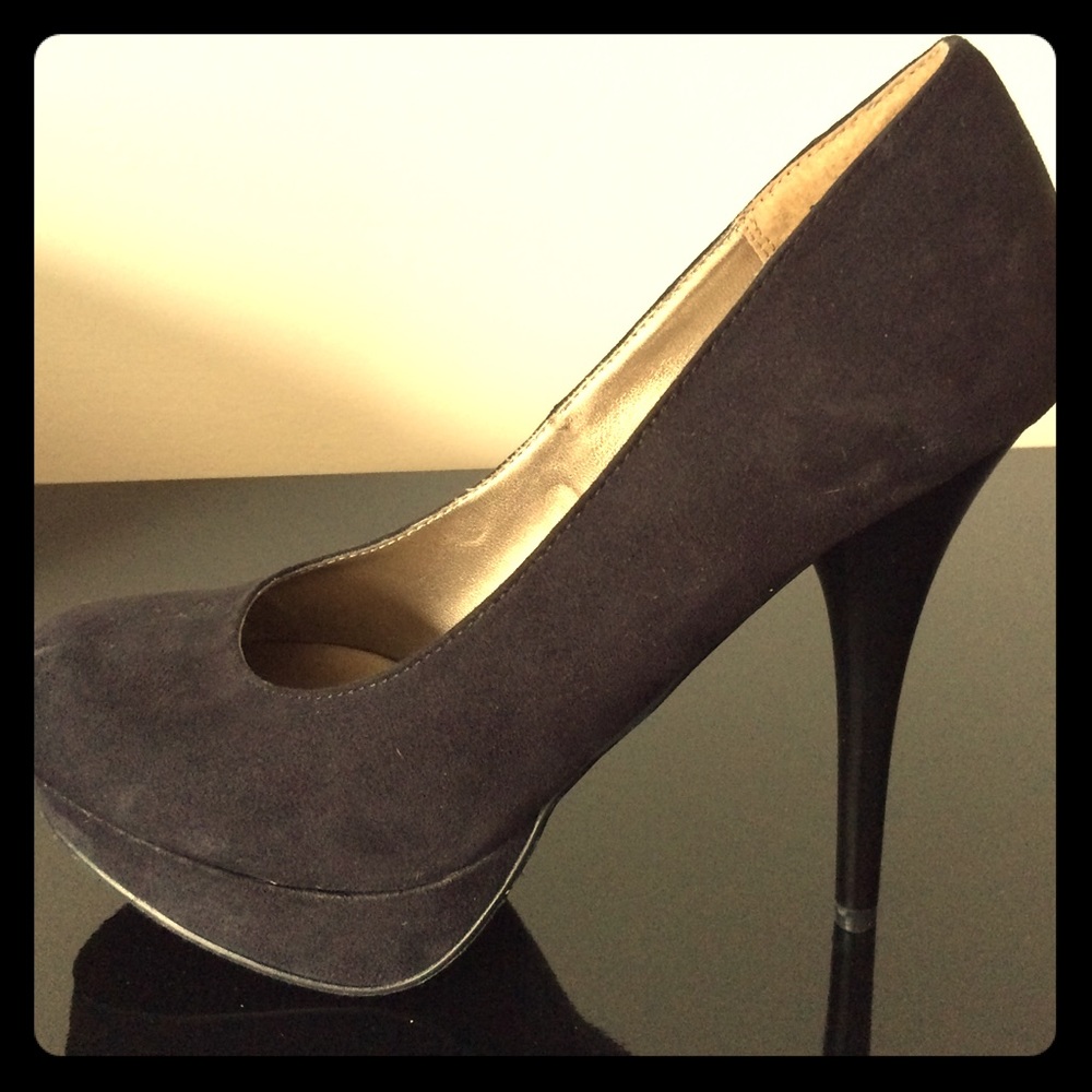 Size 8 black suede high heeled shoes