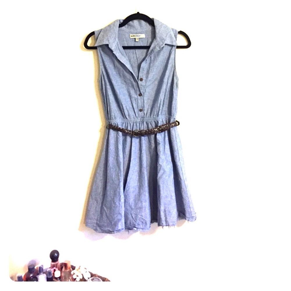 Denim dress. Blue button down dress.