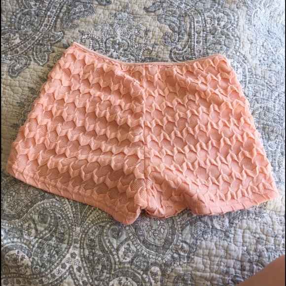 Cute Pale Pink Shorts - Picture 2 of 3