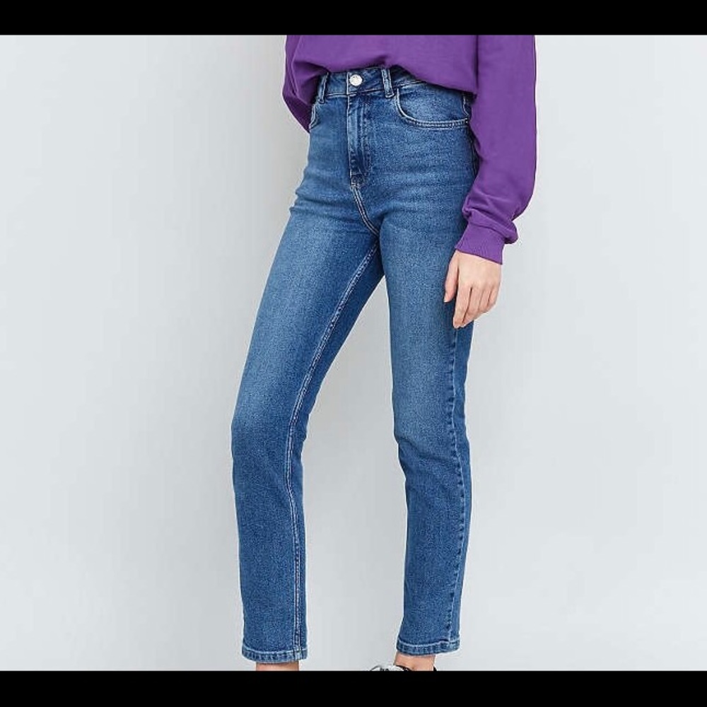 BDG Light Wash Girlfriend Jeans