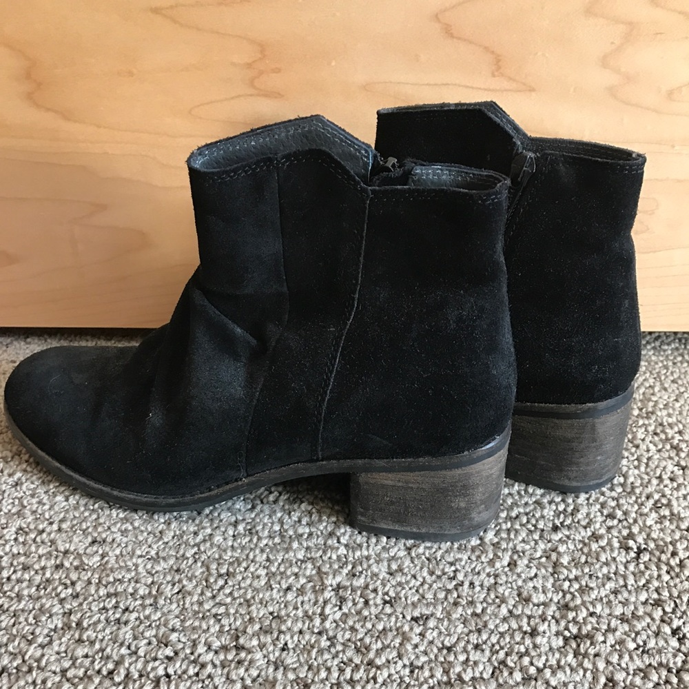 Seychelles black suede boots worn once