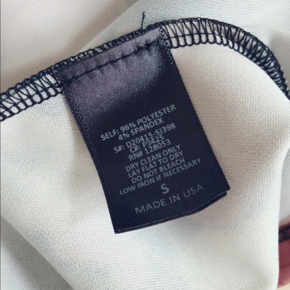 5⭐️Black Rose Floral printed scuba midi skirt - Picture 4 of 5