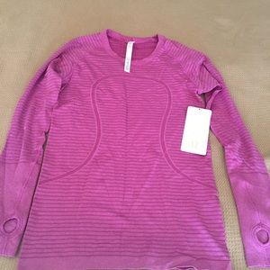 Lululemon layering long sleeve running top. New