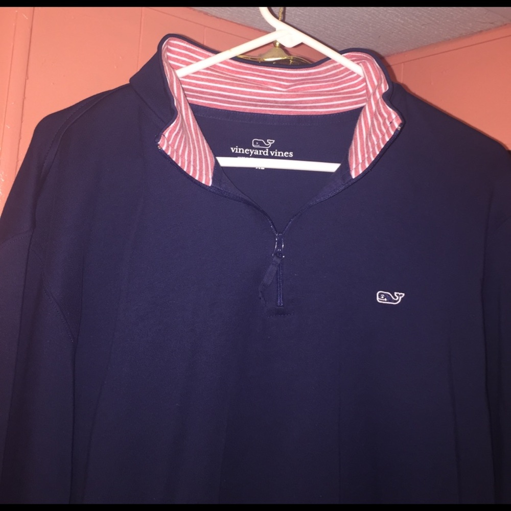 Half zip vineyard vine pullover, never been worn!