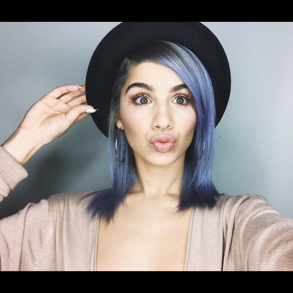 Meet your Posher, Christina