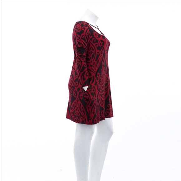 🆕"PLUS Size" Brocade Print Cross Detail Dress🆕 - Picture 3 of 6