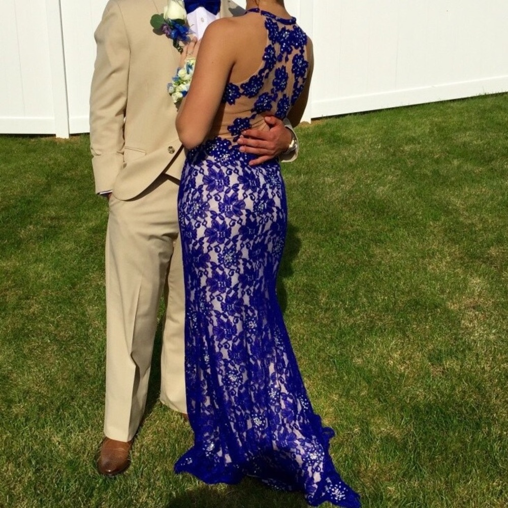 Prom dress - Picture 1 of 7