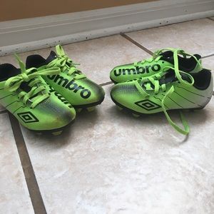 ⚽️⚽️size 8 Umbro Soccer Cleats⚽️⚽️
