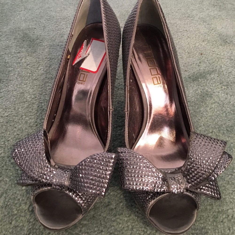 MODA Super Sexy Peep toe Platforms