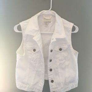 Forever 21 small white Sleeveless jean jacket