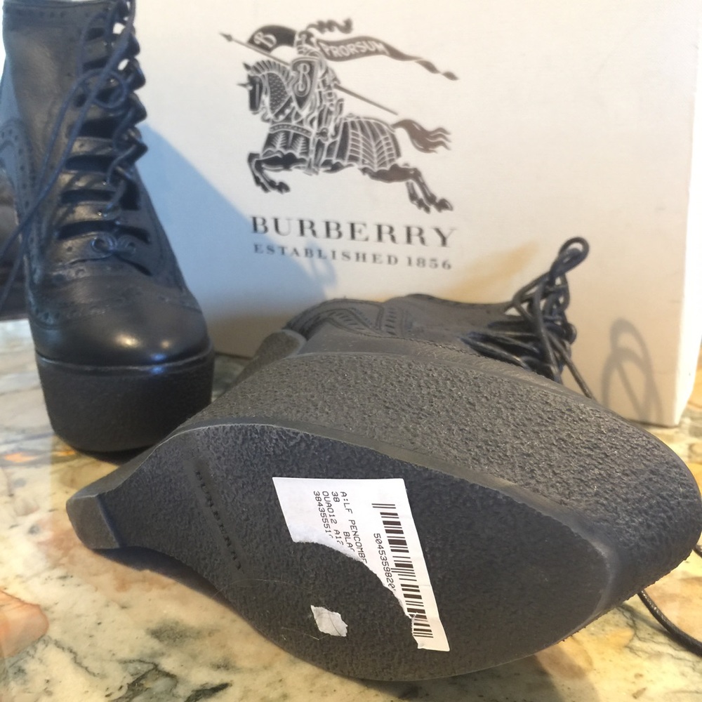 Burberry pencombe ankle boots