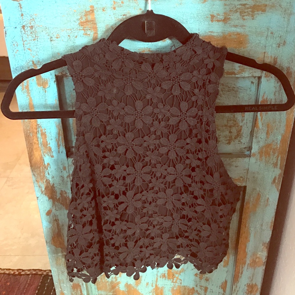 Lace embroidered black crop top