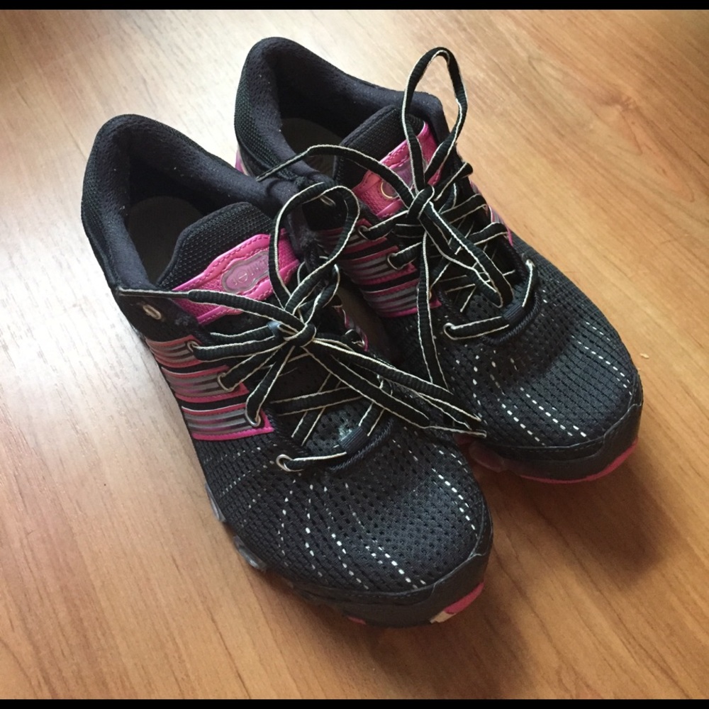 Adidas Bounce Sneakers