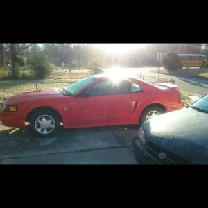 2000 Mustang