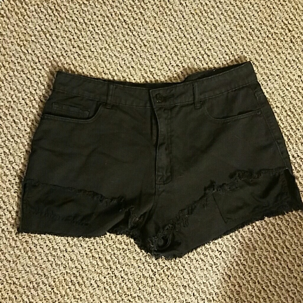 Urban outfitters shorts (size is 13/14)