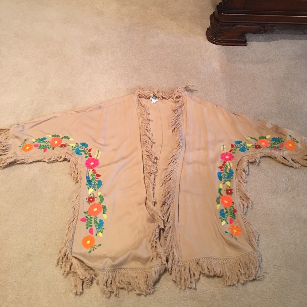 Light weight shell barely worn
