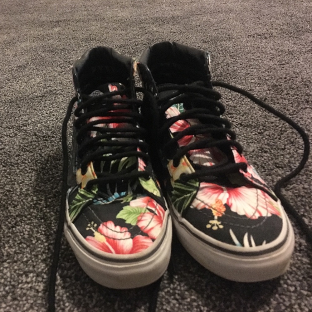Hawaiian floral Vans