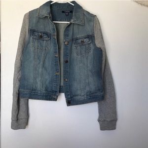 Jean jacket with jersey sleeves