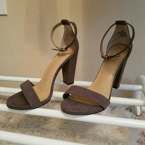 Express Taupe Block Heel Sandals in Size 8