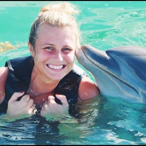 Meet your Posher, Casey