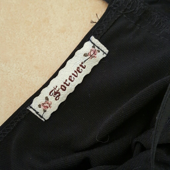 Little black dress ❤ - Picture 3 of 3