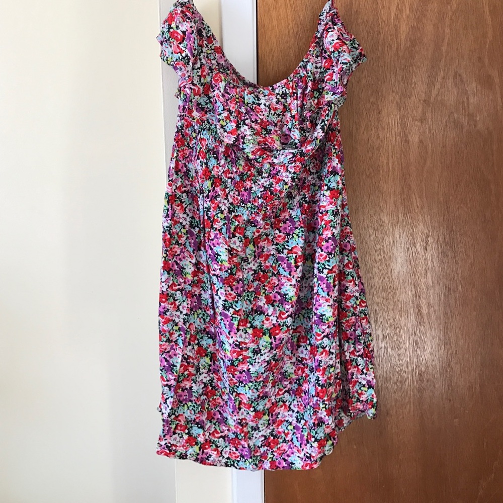 Cute strapless floral sun dress