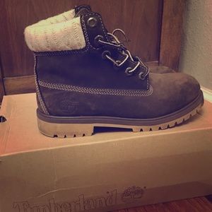 Brown  CLASSIC TIMBERLANDS size 4.5