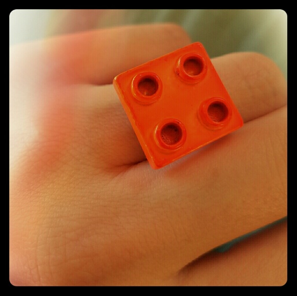 Statement Ring - Picture 2 of 3