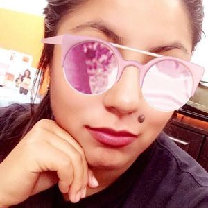 Meet your Posher, Zule