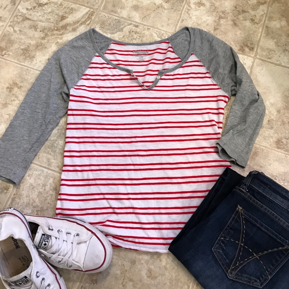 Red and white T-shirt