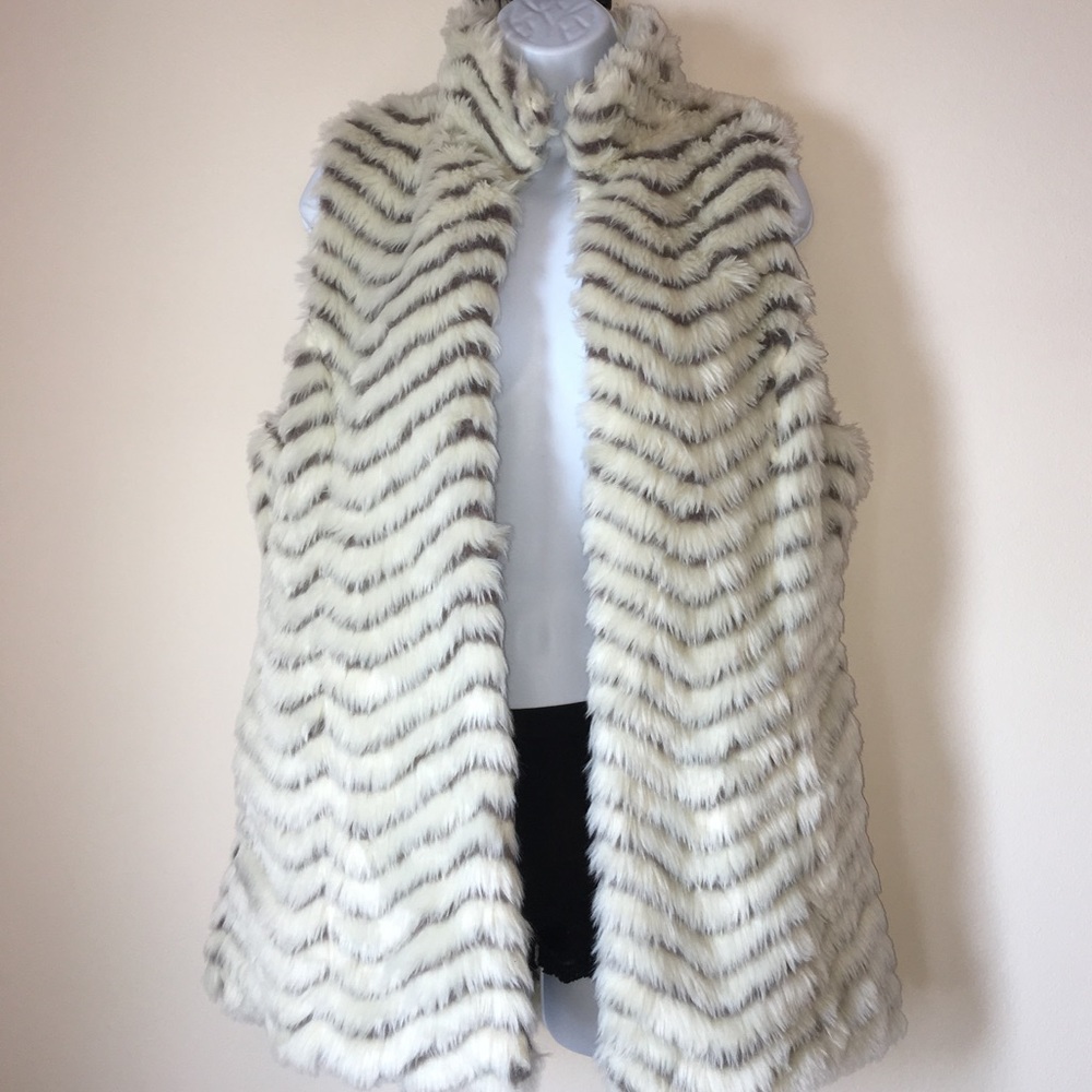 Me Jane Faux Fur Vest