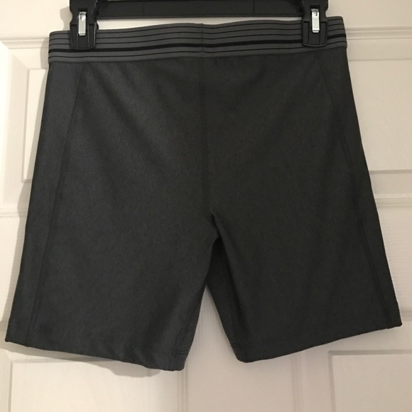 NWOT Under Armour HeatGear Fit Conpression - Picture 2 of 3
