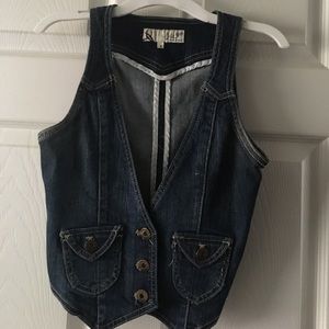 Cute vest 💖
