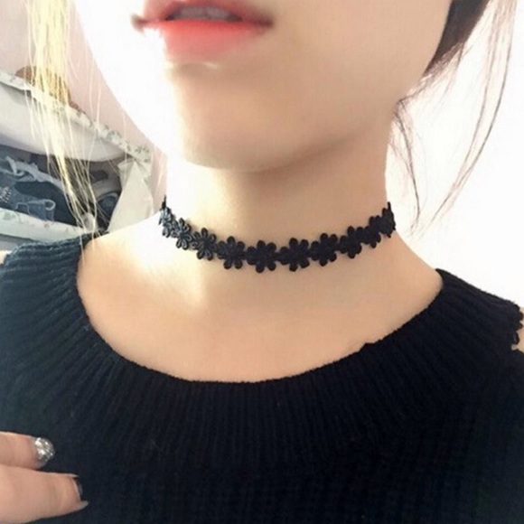 Black Flower Choker Necklace - Picture 4 of 4