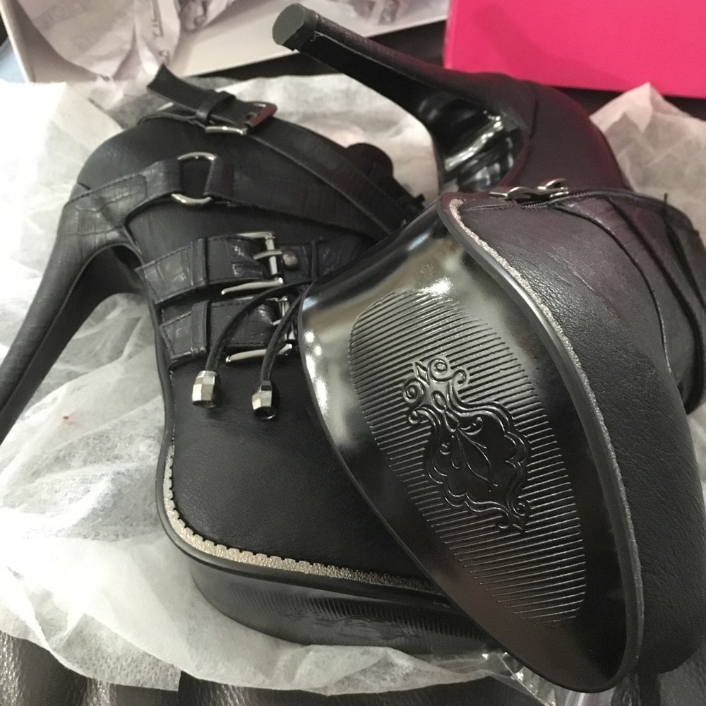 Fieberger heeled boots, faux fur lining, laces NWT - Picture 6 of 6