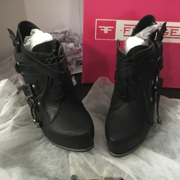 Fieberger heeled boots, faux fur lining, laces NWT - Picture 4 of 6