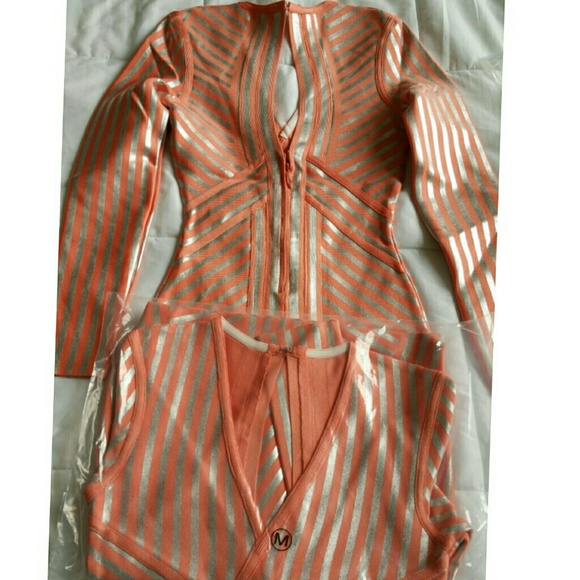 ☮🌷Body hugging dress🌷☮ - Picture 5 of 6